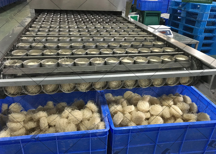 1754103637115244 碗装粉丝出产线1.jpg